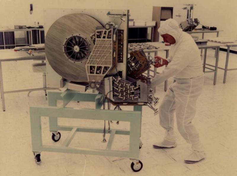 A 250MB hard disk drive in production. Found at http://royal.pingdom.com/2010/02/18/amazing-facts-and-figures-about-the-evolution-of-hard-disk-drives/